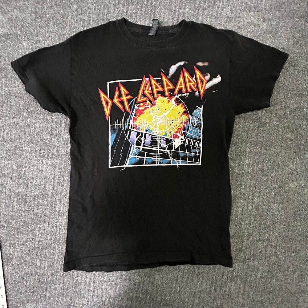 Def Leppard T-Shirt Womens Size S Black Graphic Short Sleeve Rock Band Tee